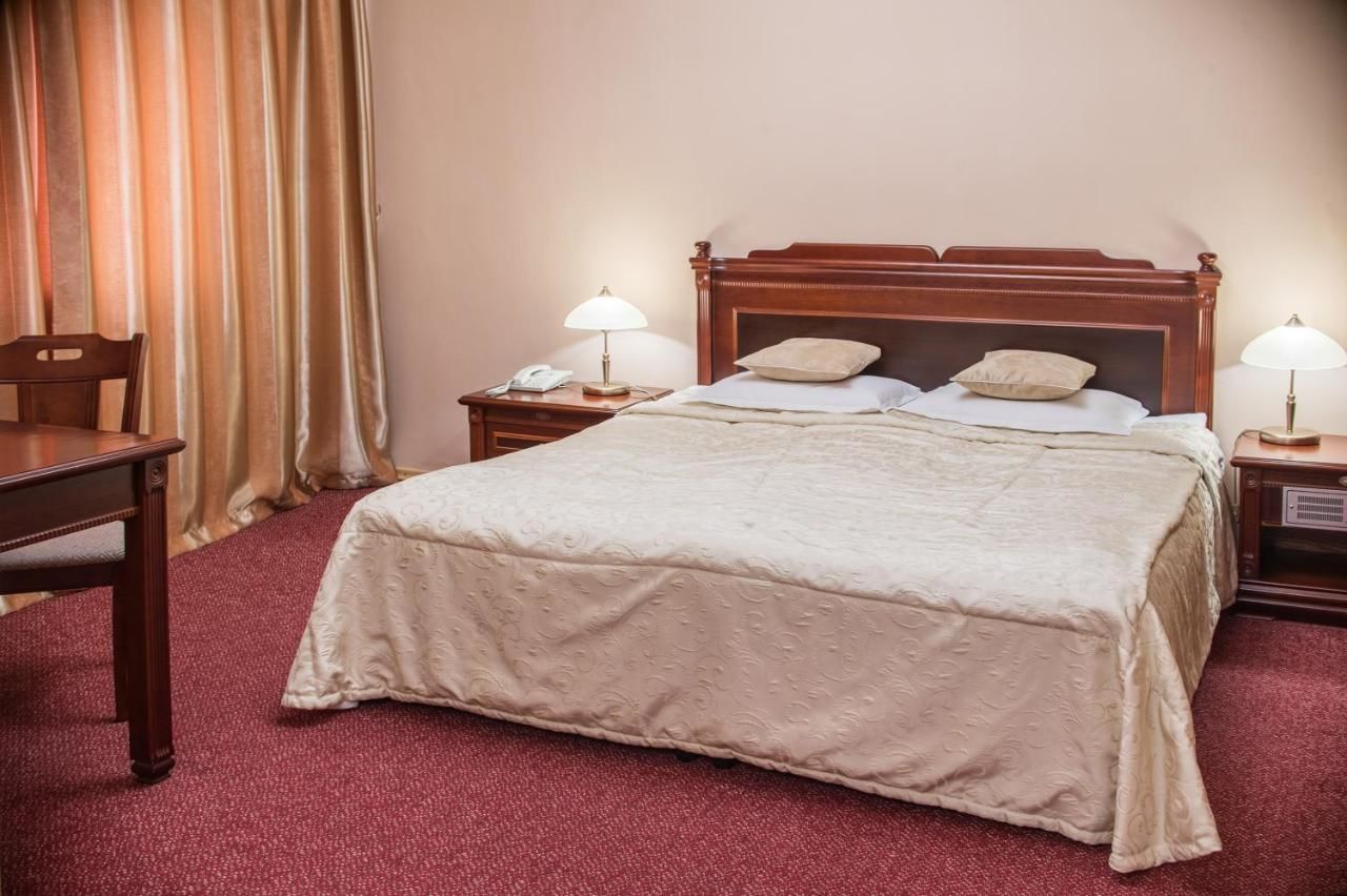 Отель Hotel Balkan Плевен