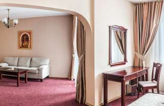 Отель Hotel Balkan Плевен Люкс с 1 спальней-2