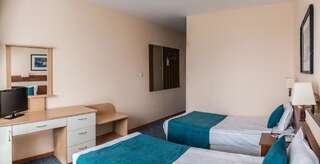 Отель Hotel Balkan Плевен Стандартный двухместный номер с 2 отдельными кроватями-4